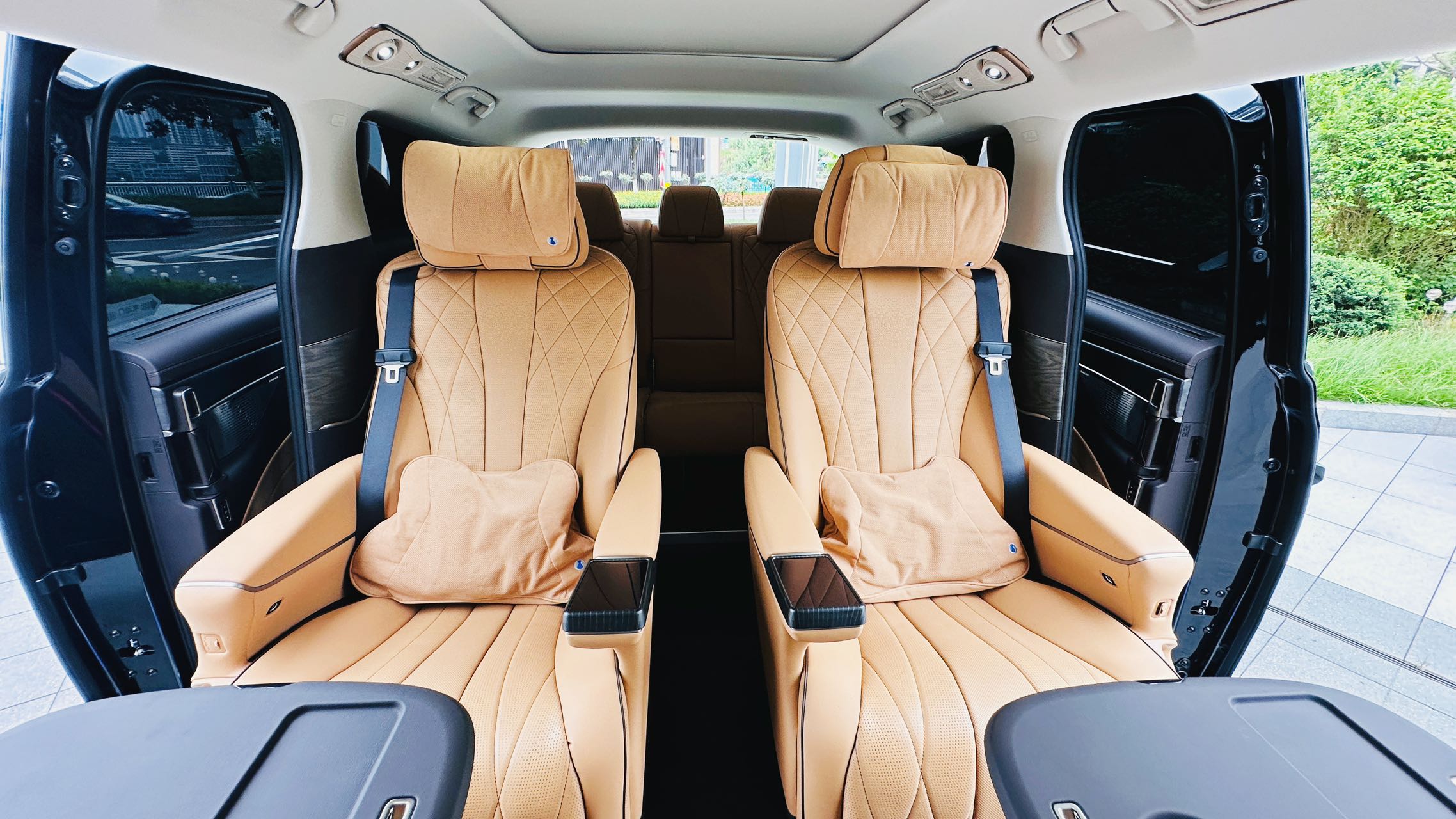 Chongqing private car rental prices